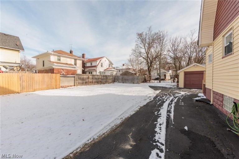 261 Madison Avenue, Akron, OH - Photo 4