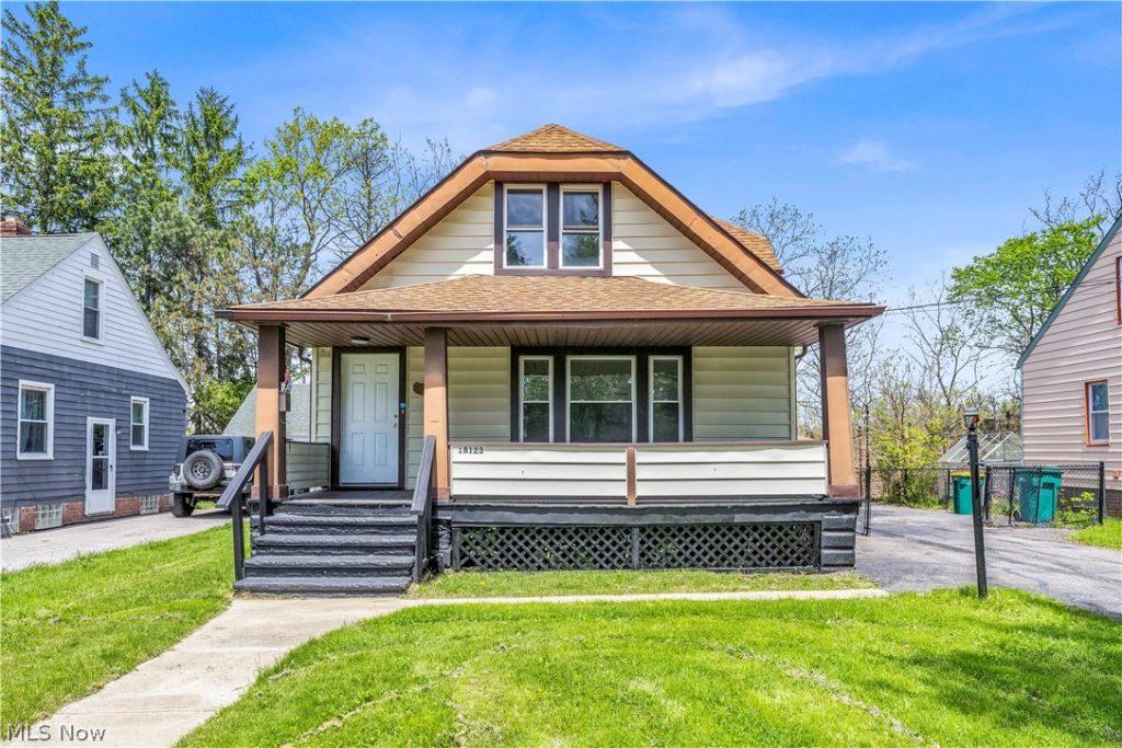 18123 Mccracken Road, Maple Heights, OH