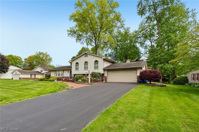 7972 Glen Oaks Drive, Howland, OH - Photo 3