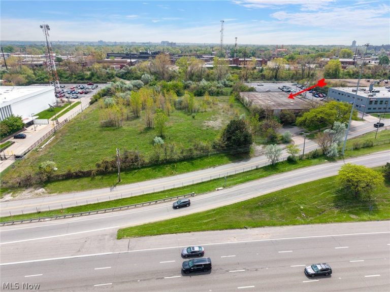 5600 Marginal Road, Cleveland, OH - Photo 4