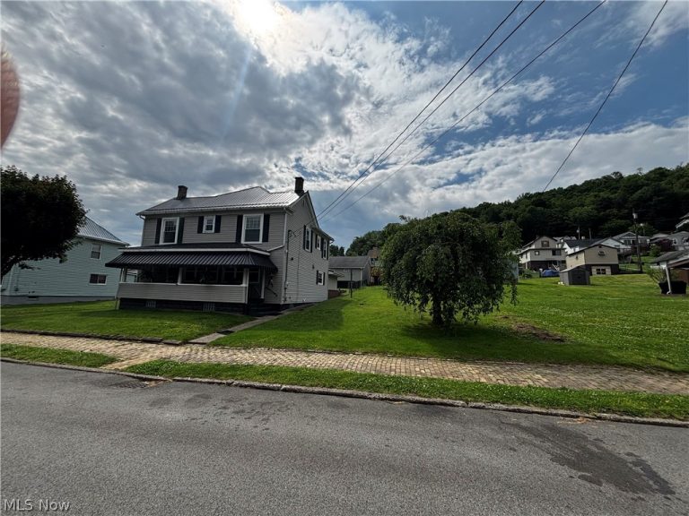 238 Indiana Avenue, Chester, WV - Photo 3