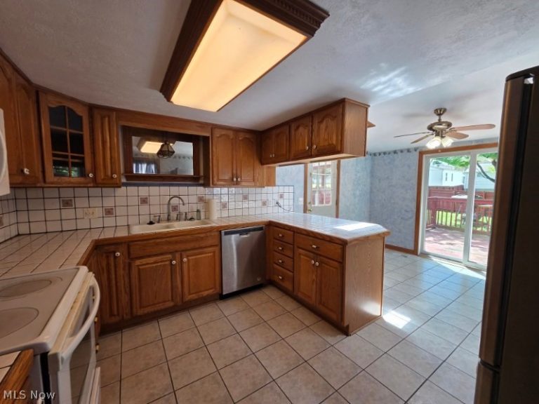 1528 40th Street, Canton, OH - Photo 4