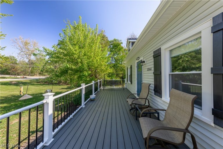 1366 Twinsburg Road, Macedonia, OH - Photo 2