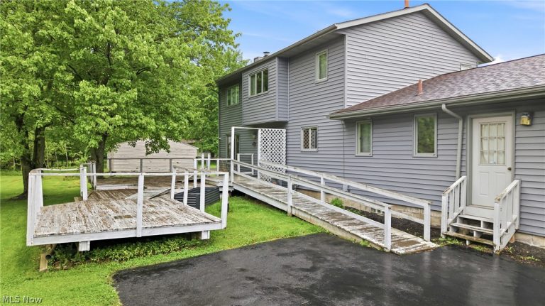 2821 Wilson Sharpsville Road, Cortland, OH - Photo 8