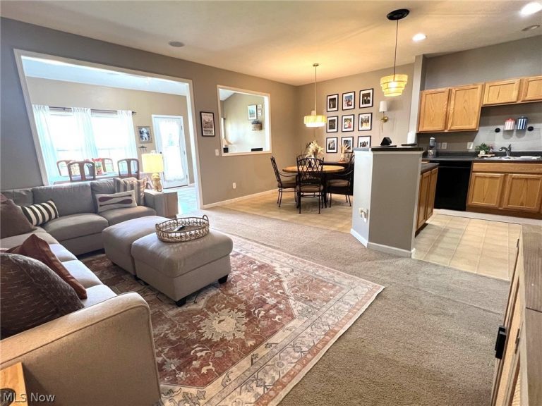 108 Yellowstone Court, Berea, OH - Photo 6