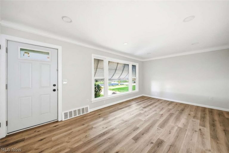 420 271st Street, Euclid, OH - Photo 8