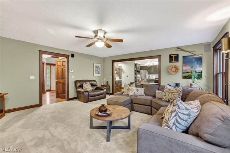 607 Highwood Drive, Cuyahoga Falls, OH - Photo 4