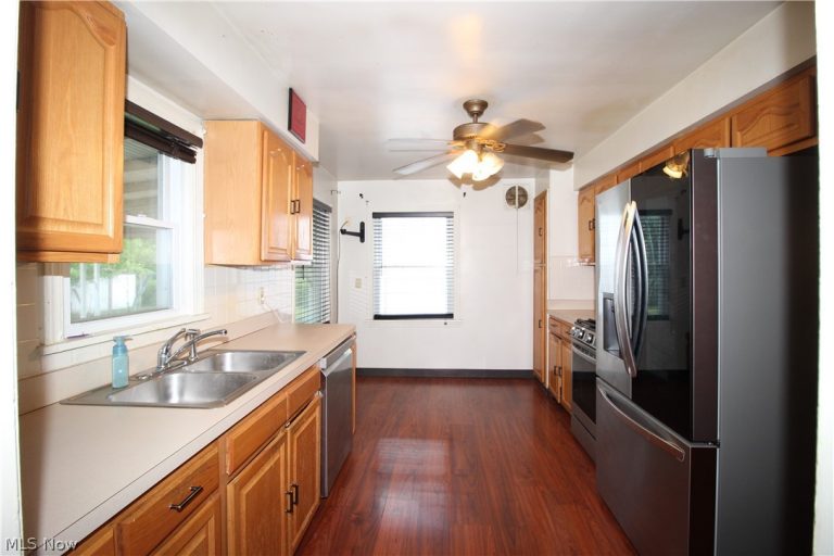 346 Walworth Avenue, Euclid, OH - Photo 8
