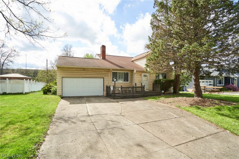 7322 Markal Drive, Middleburg Heights, OH - Photo 2