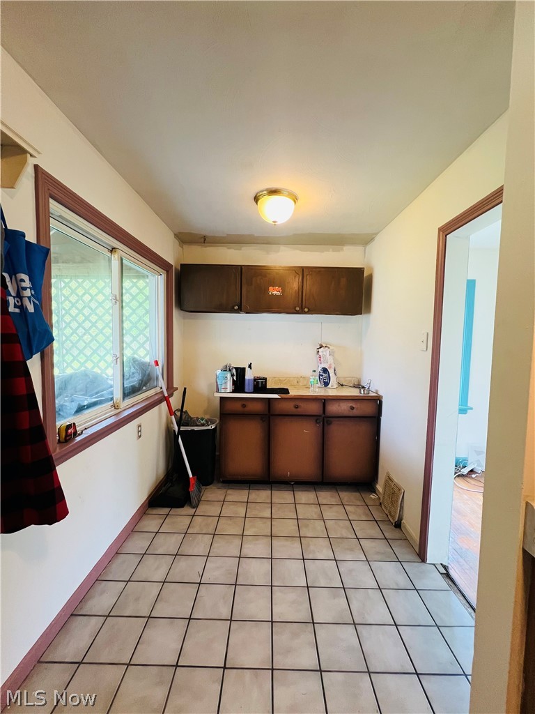 2135 Parkman Road, Warren, OH - Photo 8