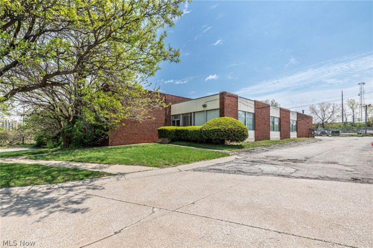 5600 Marginal Road, Cleveland, OH - Photo 2