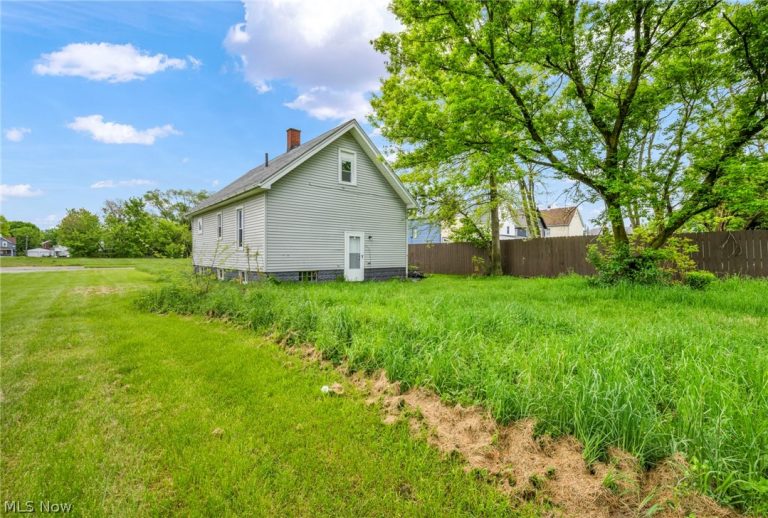 1714 Long Avenue, Lorain, OH - Photo 4