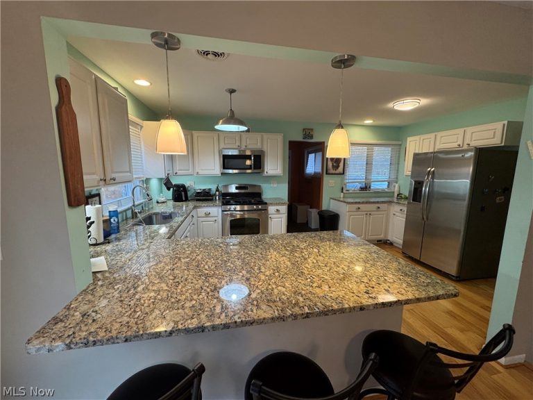 2545 Buckhurst Drive, Beachwood, OH - Photo 2