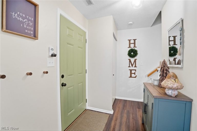 26639 Sprague Road, Olmsted Falls, OH - Photo 4