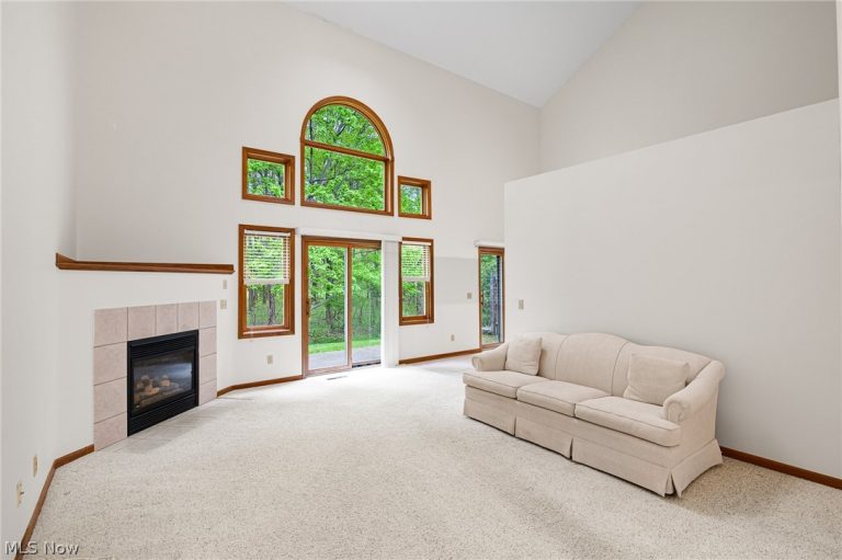 22445 Christopher Court, Strongsville, OH - Photo 2