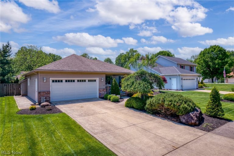 6294 Old Virginia Lane, Parma Heights, OH - Photo 4