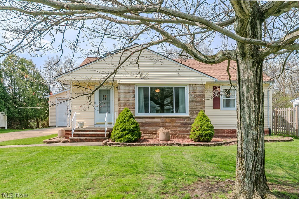 400 Harris Road, Richmond Heights, OH