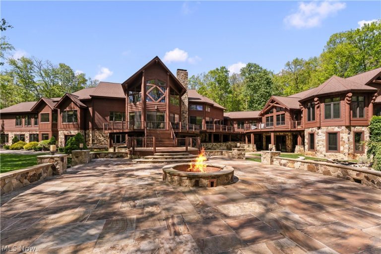 805 Cascades Drive, Aurora, OH - Photo 4