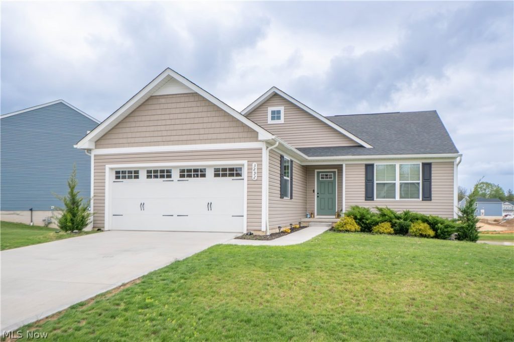 3892 Higgins Drive, Norton, OH