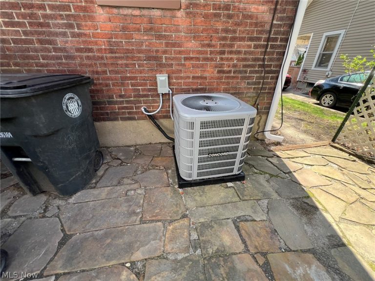 1395 Goodyear Boulevard, Akron, OH - Photo 5