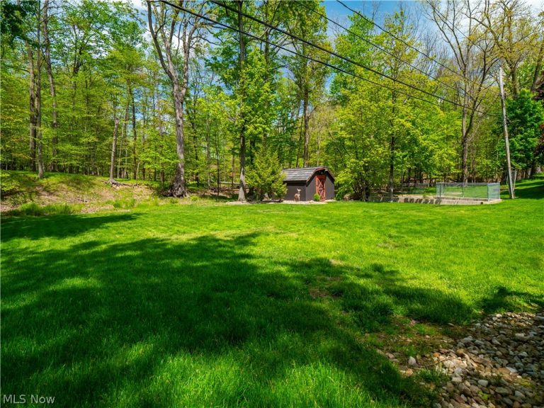 13730 Arrowhead Trail, Middleburg Heights, OH - Photo 5