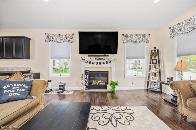 8744 Wakefield Run, North Ridgeville, OH - Photo 6