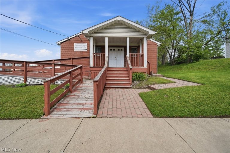 611 Hartford Avenue, Canton, OH - Photo 2