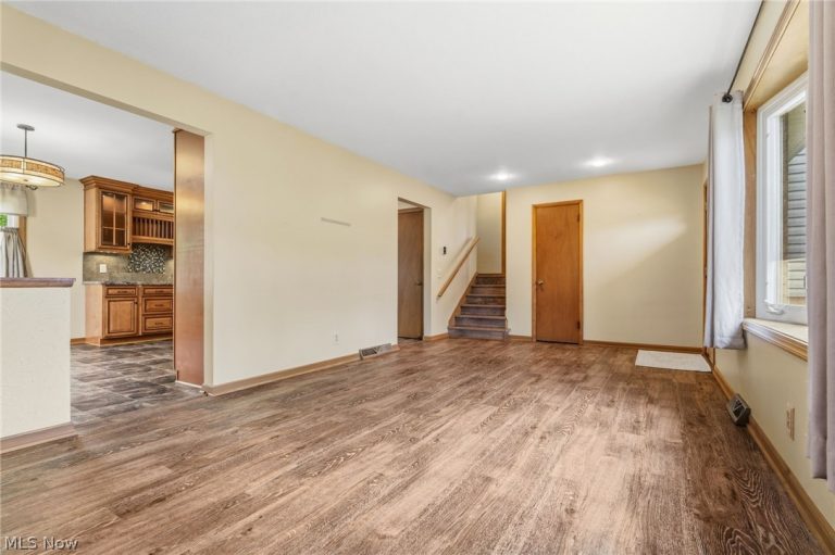 1107 Lynbrook Street, North Canton, OH - Photo 8