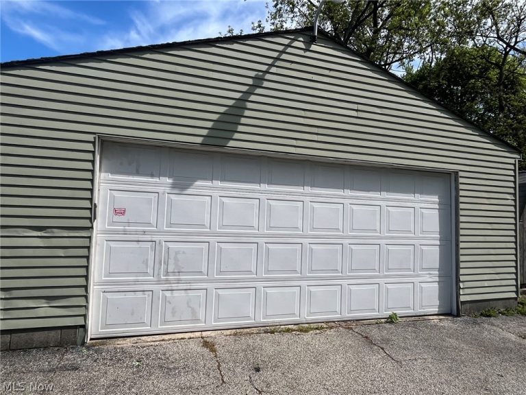 304 Lowell Avenue, Warren, OH - Photo 5