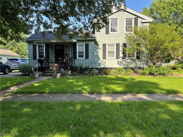 118 East Street, Wellington, OH - Photo 2