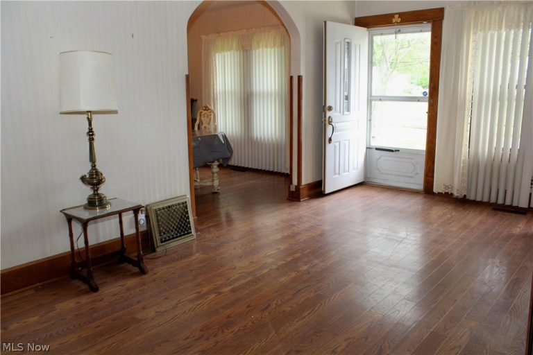 323 Hazelwood Avenue, Youngstown, OH - Photo 6