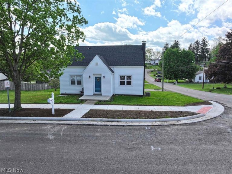 528 Maple Street, Sugarcreek, OH - Photo 3