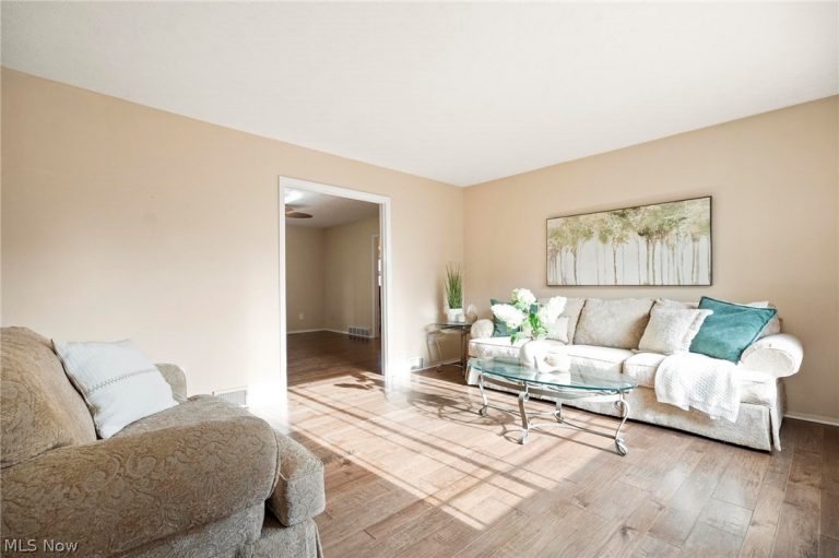 35671 Chesterfield Drive, North Ridgeville, OH - Photo 3