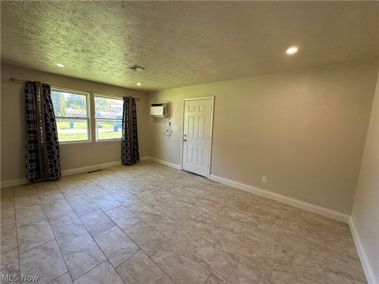 3020 Northgate Avenue, Liberty, OH - Photo 4