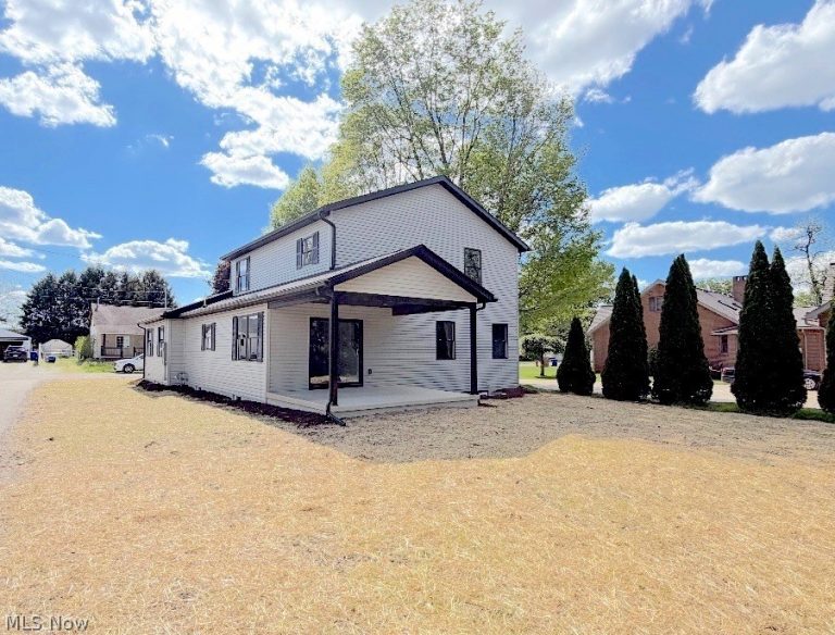 315 Plum Street, Gnadenhutten, OH - Photo 2