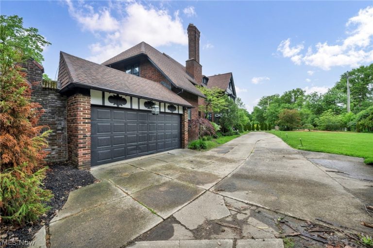 16310 Woodland Road, Shaker Heights, OH - Photo 3
