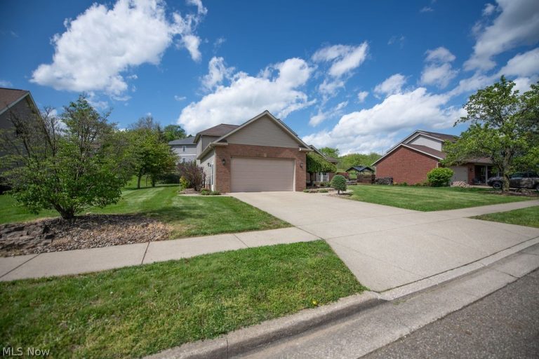 113 Howard Drive, Dover, OH - Photo 8