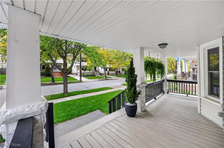 1617 Larchmont Avenue, Lakewood, OH - Photo 3