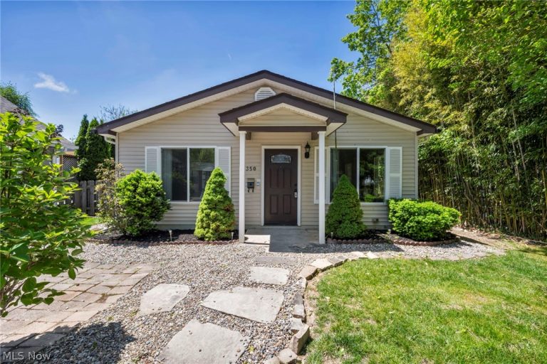 350 Kenilworth Road, Bay Village, OH - Photo 2