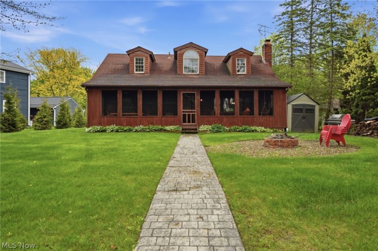 1537 Lake Crest Drive, Roaming Shores, OH, 44084
