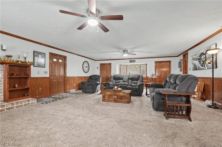 6645 Summit Drive, Canfield, OH - Photo 4
