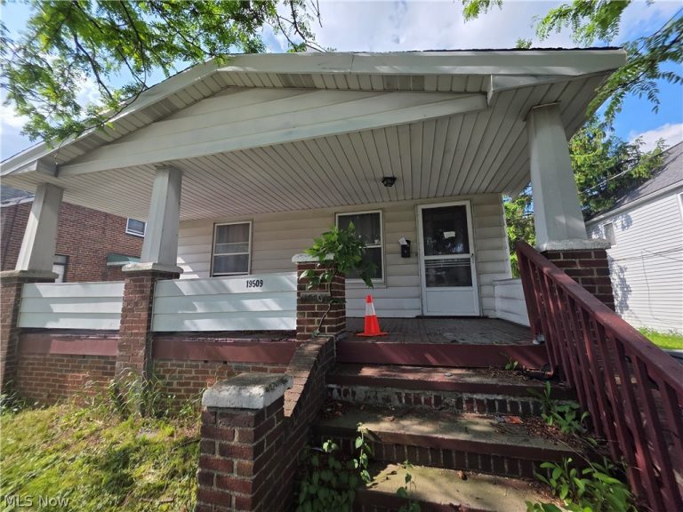 19509 Kewanee Avenue, Cleveland, OH - Photo 8