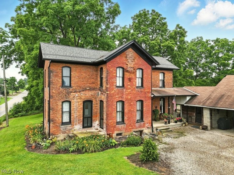 7298 Akron Road, Sterling, OH, 44276