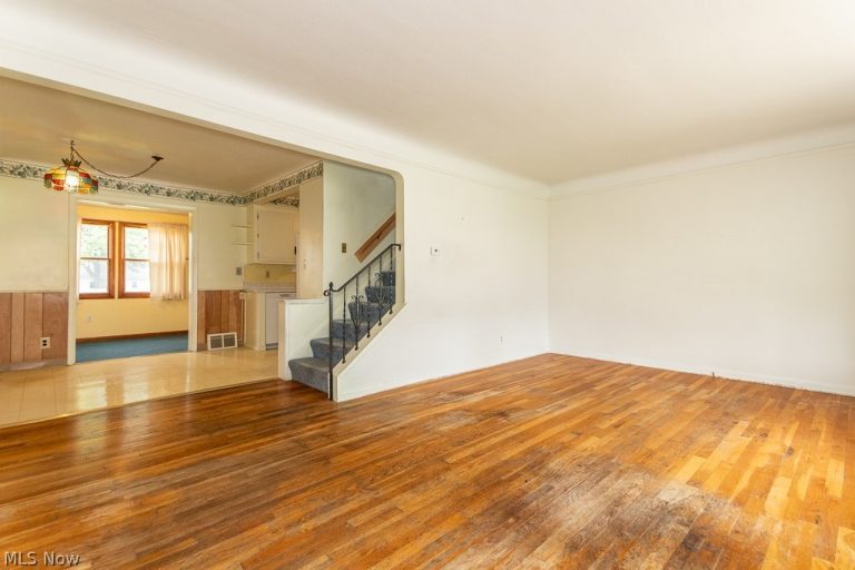 357 307th Street, Willowick, OH - Photo 6