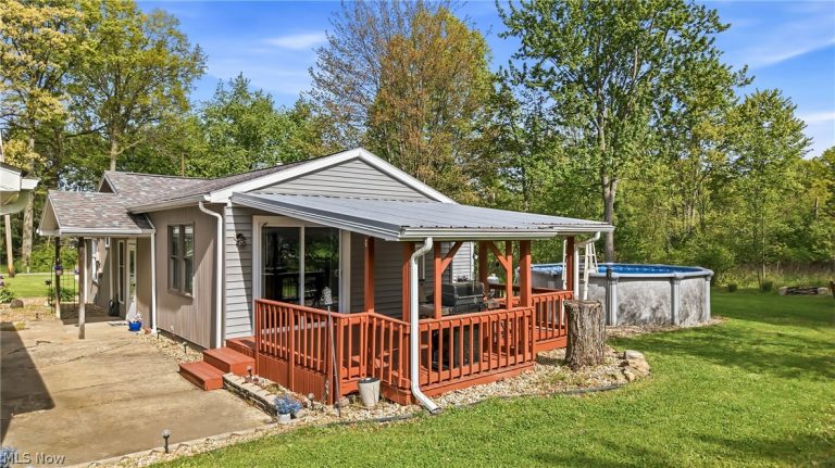 3635 Homewood Avenue, Hubbard, OH - Photo 6
