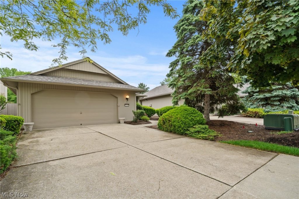 12747 Olympus Way, Strongsville, OH