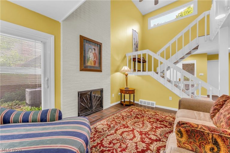 36 Oakshore Drive, Bratenahl, OH - Photo 6