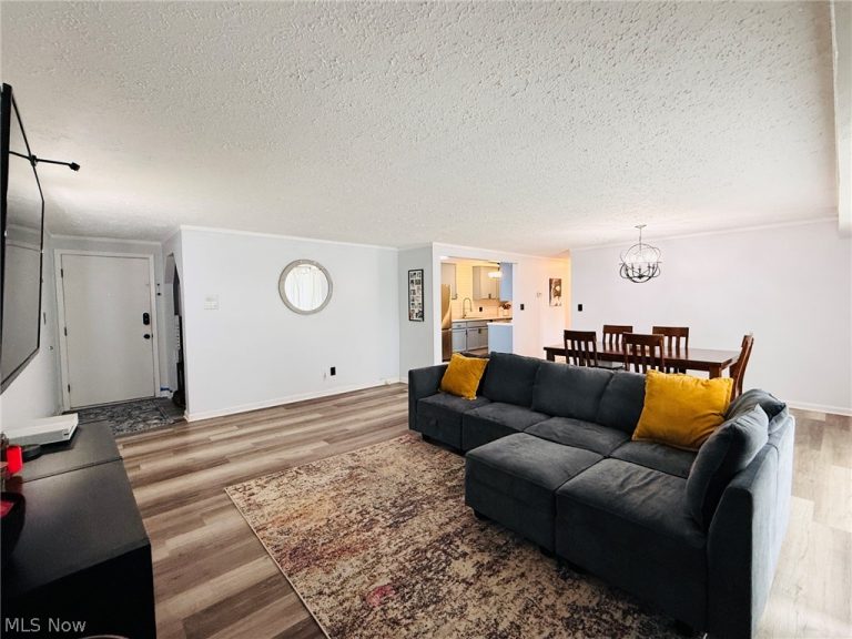9731 Sunrise Boulevard #M31, North Royalton, OH - Photo 2