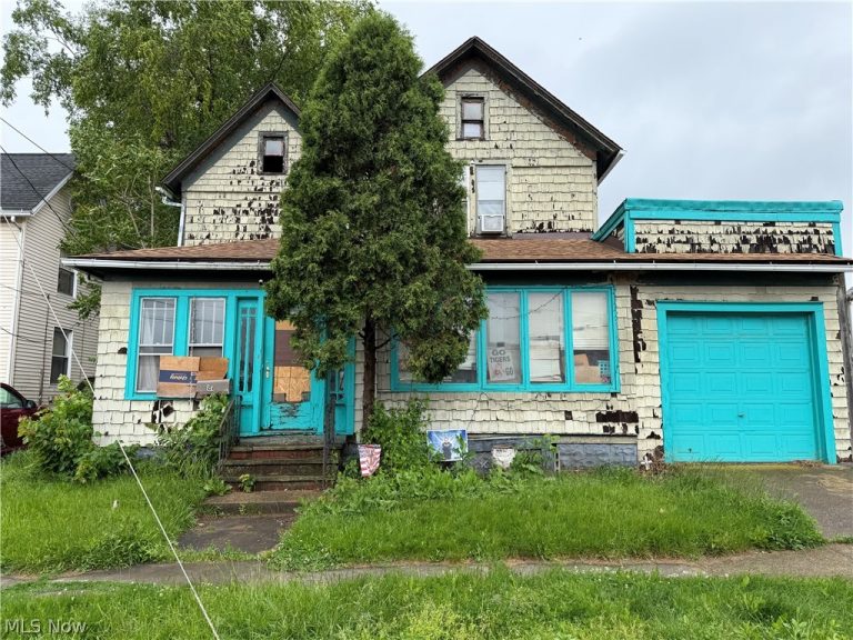 815 Amherst Road, Massillon, OH - Photo 2