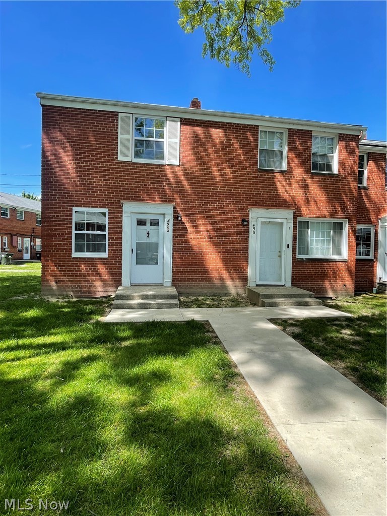 490 Kenwood Drive #J, Euclid, OH - Photo 2